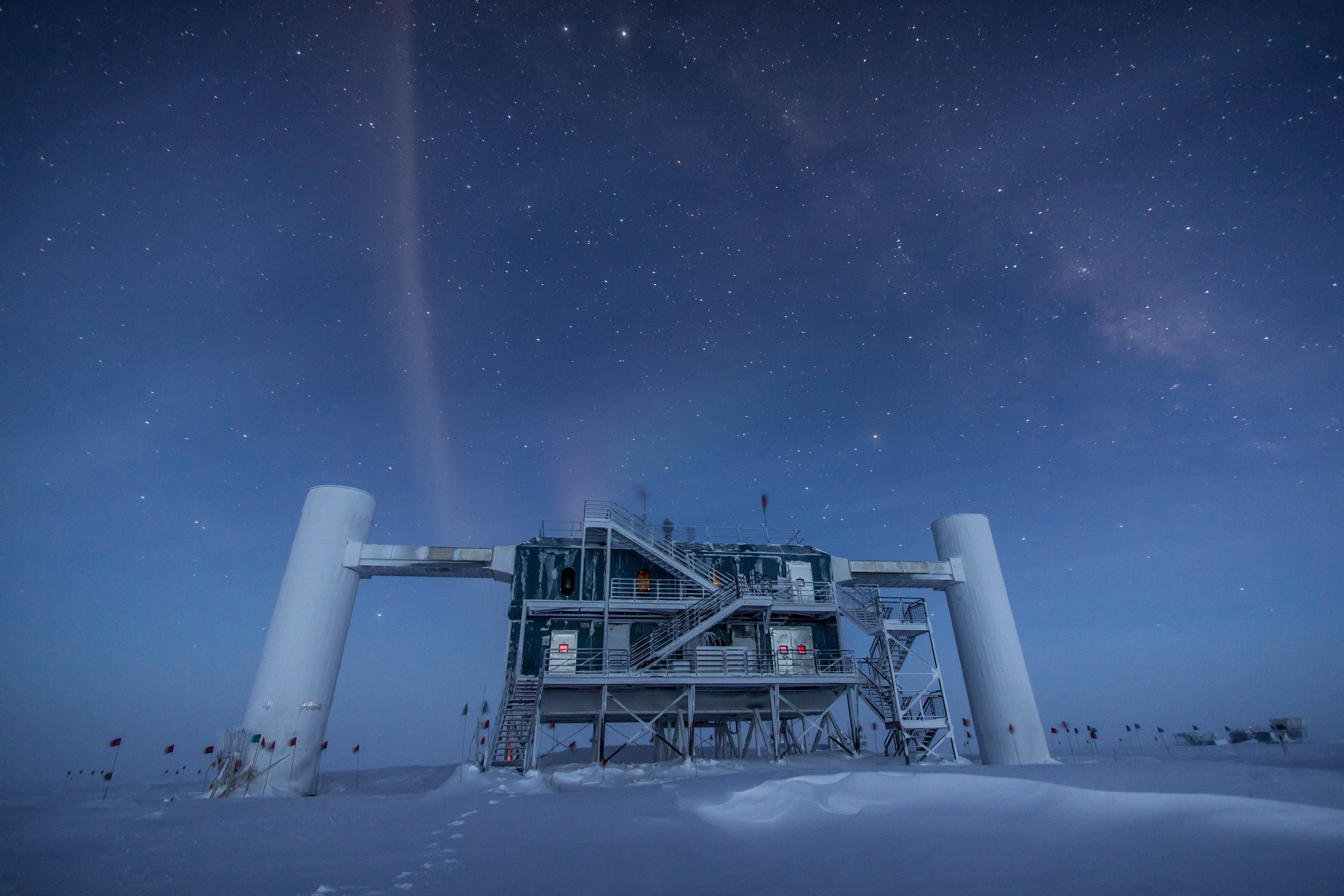 Ice Cube Neutrino station south pole